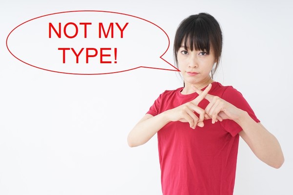 DATING MYTH #6: WOMEN ONLY GO FOR THEIR TYPE